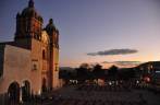 Igreja de Santo Domingo durante o fim de tarde, em Oaxaca, no México